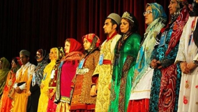 لباس در فرهنگِ ایرانی، غایتِ پوشانندگی  و زیبایی را دنبال می‌كند