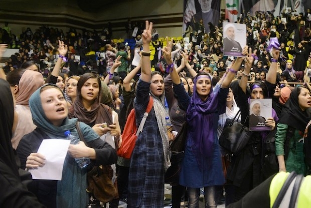 بررسی هویت مورد نظر گفتمان جمهوری اسلامی در قبال زنان/ ايران در آستانه انتخابات- 13
